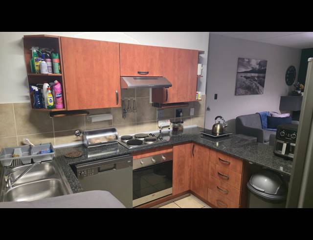 2 BEDROOM TOWNHOUSE FOR SALE IN SONNEVELD